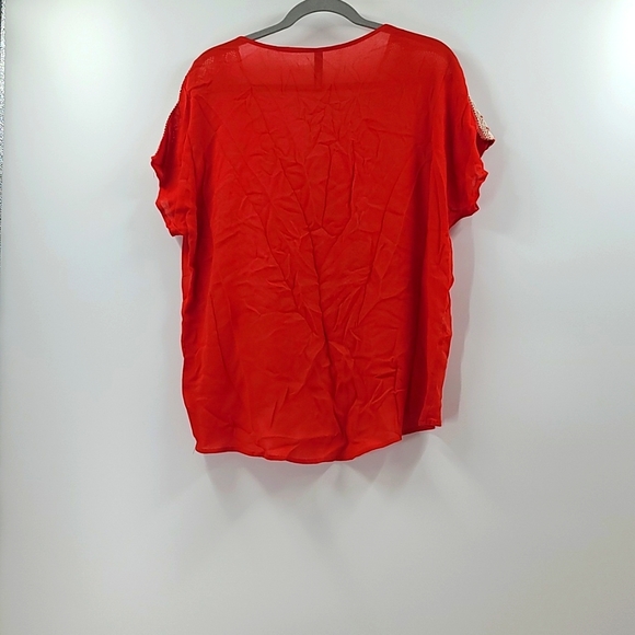 Entro red crochet trim shirt sleeve blouse. Women's size small - Picture 2 of 4